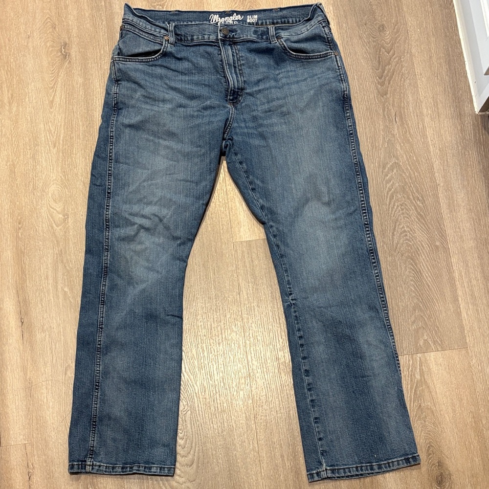 Wrangler Men's Relaxed Fit Dark Blue Jeans